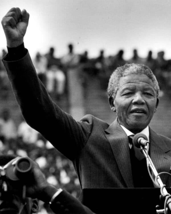 Nelson_Mandela_Raised_Fist_Speech_Hirbawi
